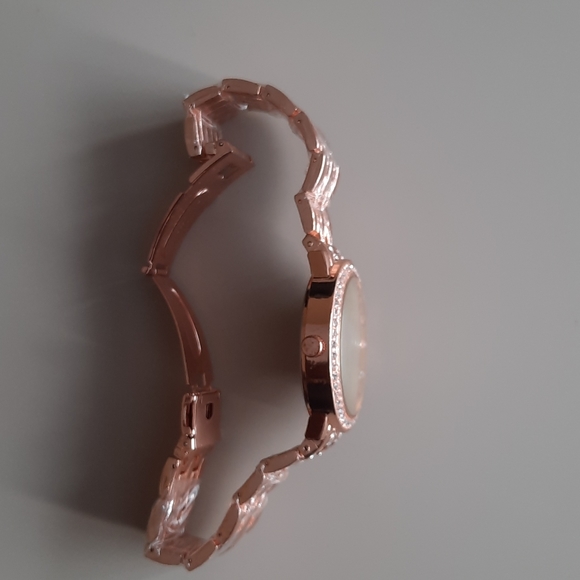 Watch - Picture 2 of 4